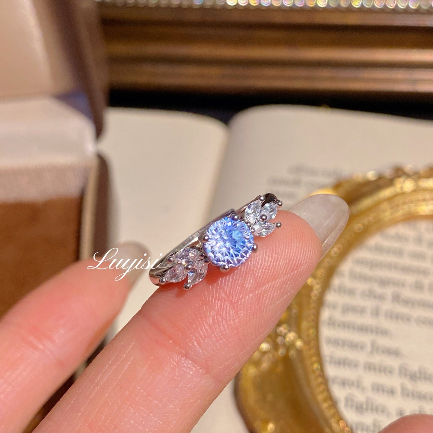 Hot Fireworks Cutting Affordable Luxury Fashion High-grade Court Lace Rose Ring
