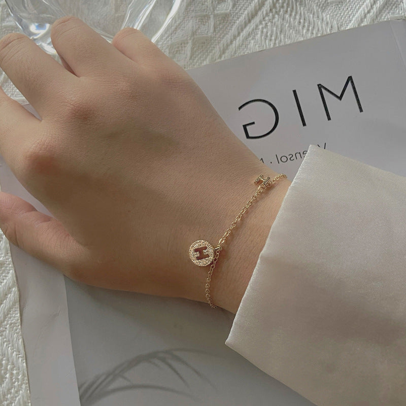 Bracelets de tempérament d'été avec lettres rondes en Zircon incrusté pour femmes