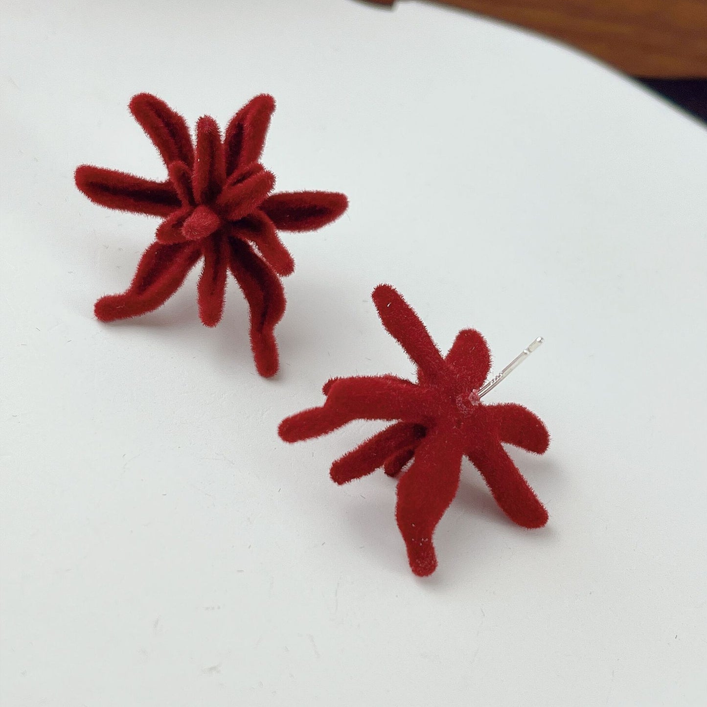 Sweet Elegance High-grade Burgundy Fabric Flower Retro Earrings