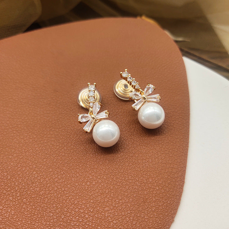 Classic Beautiful Popular Bow Pearl Temperamental Ear Clip
