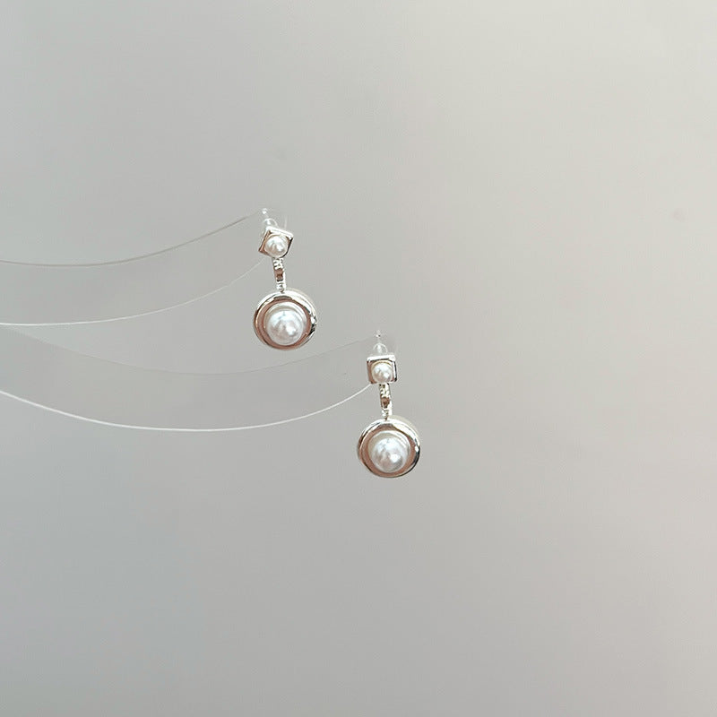 Boucles d'oreilles exquises et polyvalentes de haute qualité au design simple pour femmes