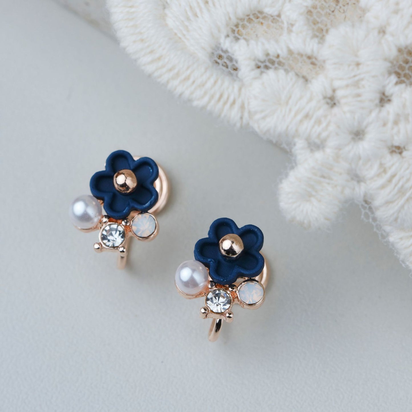 Niche High Sense French Style Design Klein Blue Pearl Flower Stud Earrings