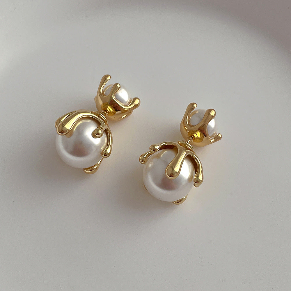 Women's Wear Shell Pearls Metal Sier Needle High-grade Light Luxury Earrings