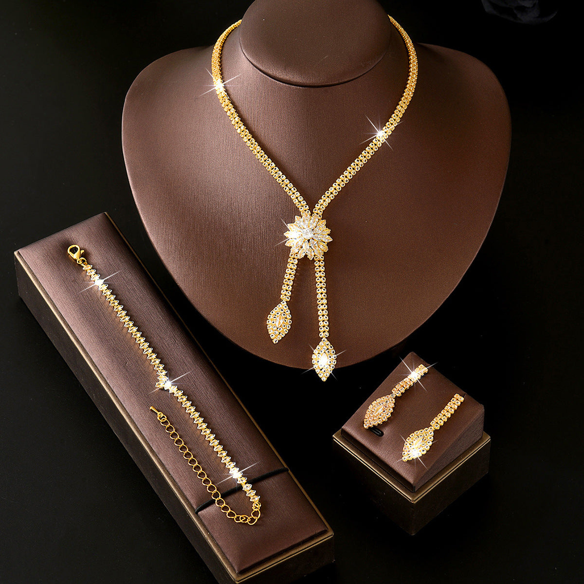 Women's Flower Rhinestone Light Luxury Bridal Wedding Graphy Necklaces
