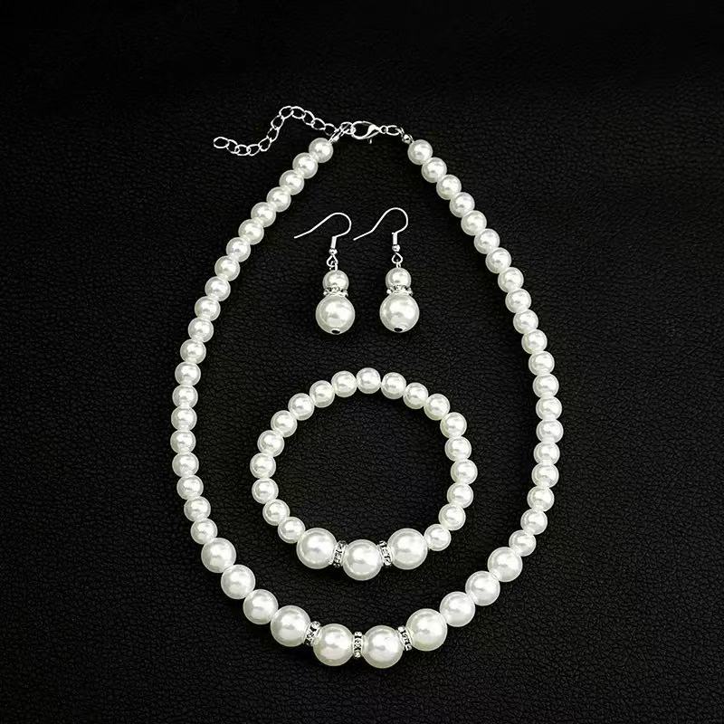 Bride Beautiful Wedding To Give Mom Shell Earrings