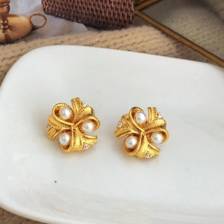 Ornament Style Geometric Three-dimensional Flower Summer Retro Earrings