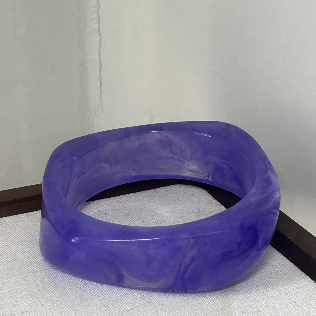 Women's Irregular Blooming Resin Curved Girlfriends Bracelet