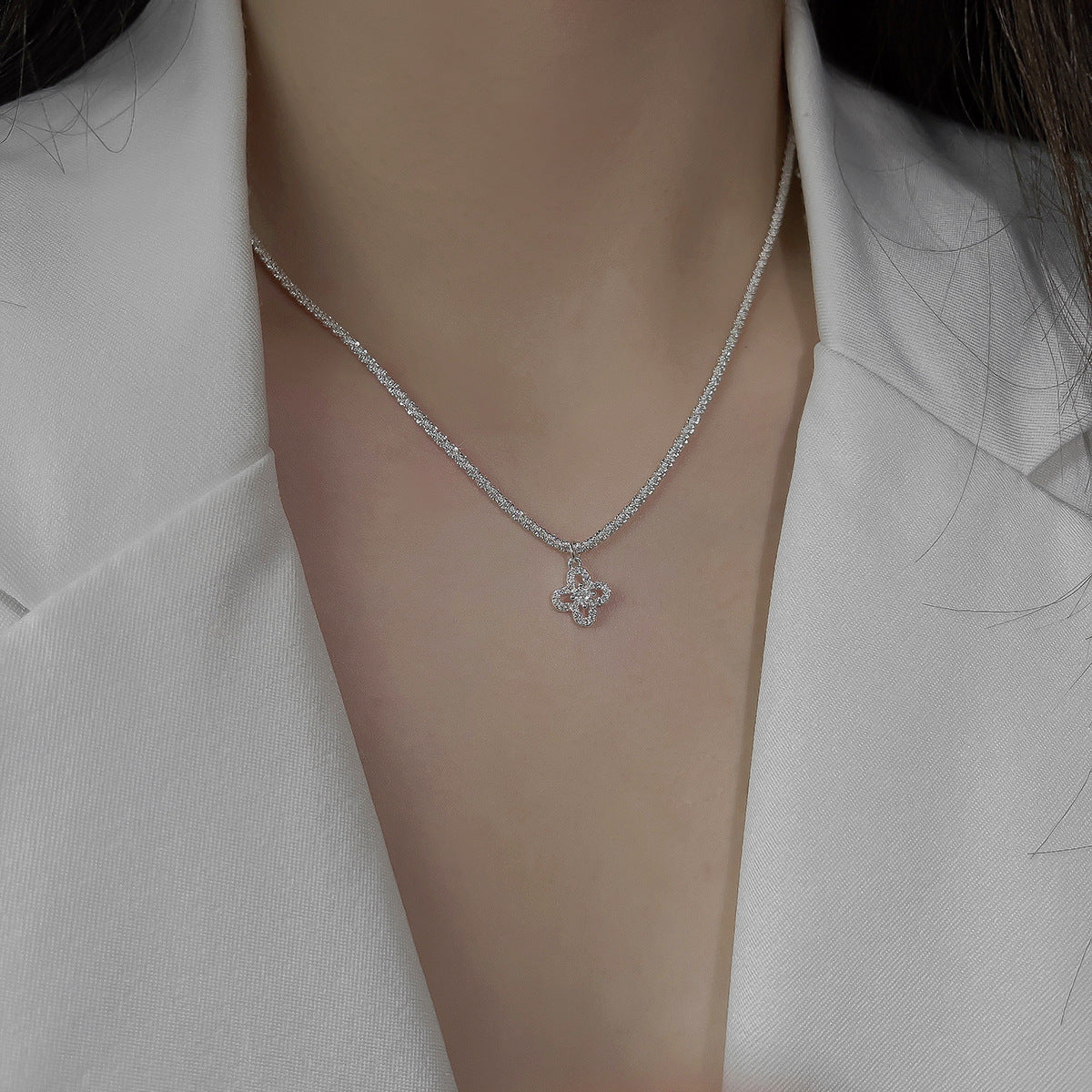 Pendentif en Zircon pour femmes, colliers de luxe légers pour minorités