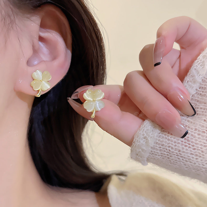 Women's Clover Summer Small Fresh Trendy Niche High-grade Ear Stud Earrings