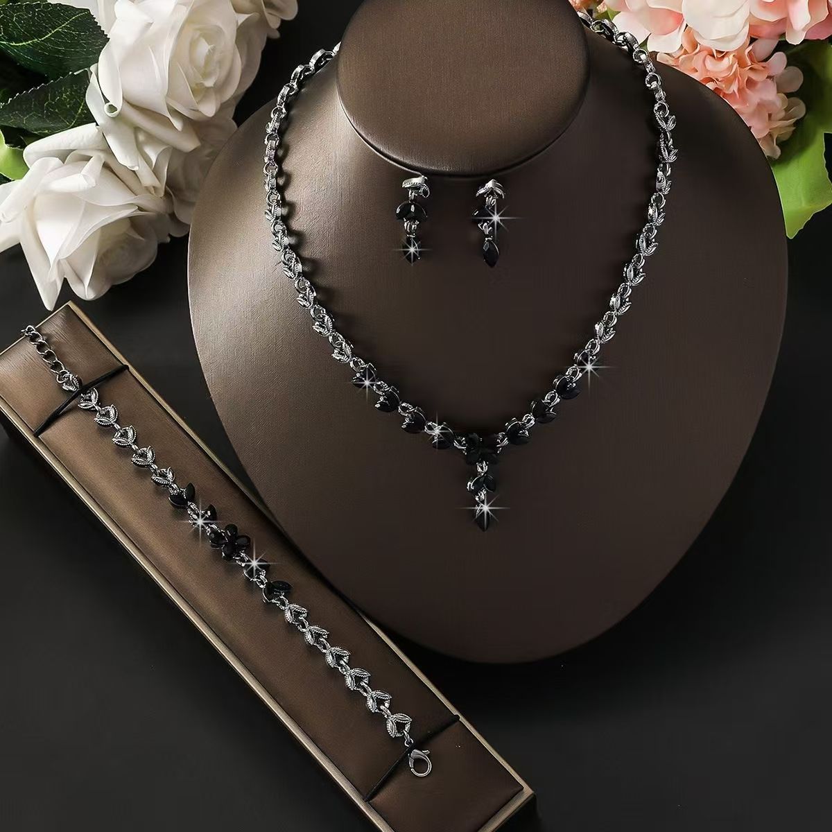 Leaves Personalized Fashion Dress Banquet Party Bracelets