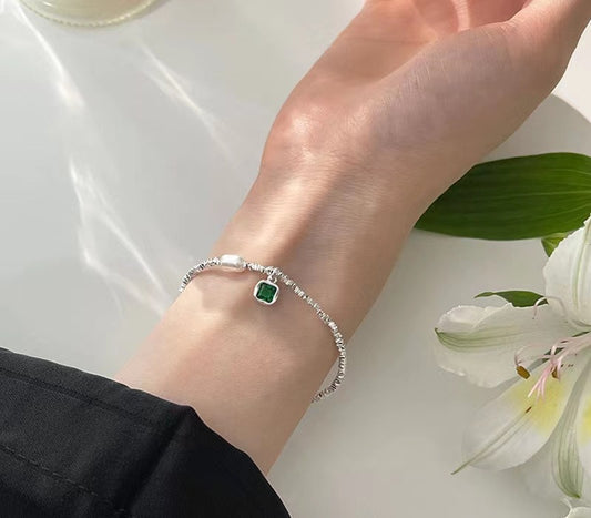 Luxuriöse gebrochene Sier-Paar-Armbänder für Damen im Vintage-Stil in Grün