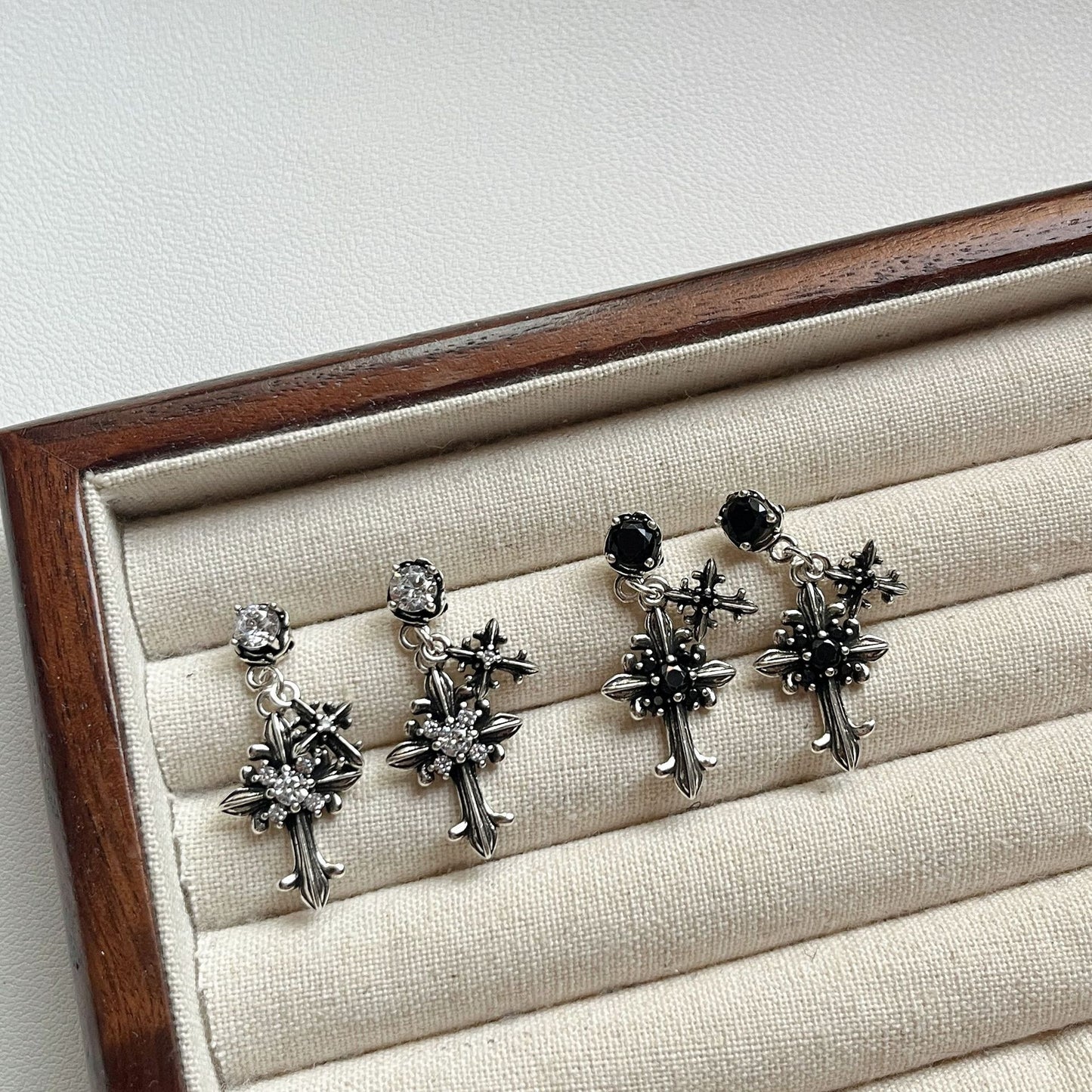 Women's Retro Distressed Cross Trendy Cold Niche Stud Earrings