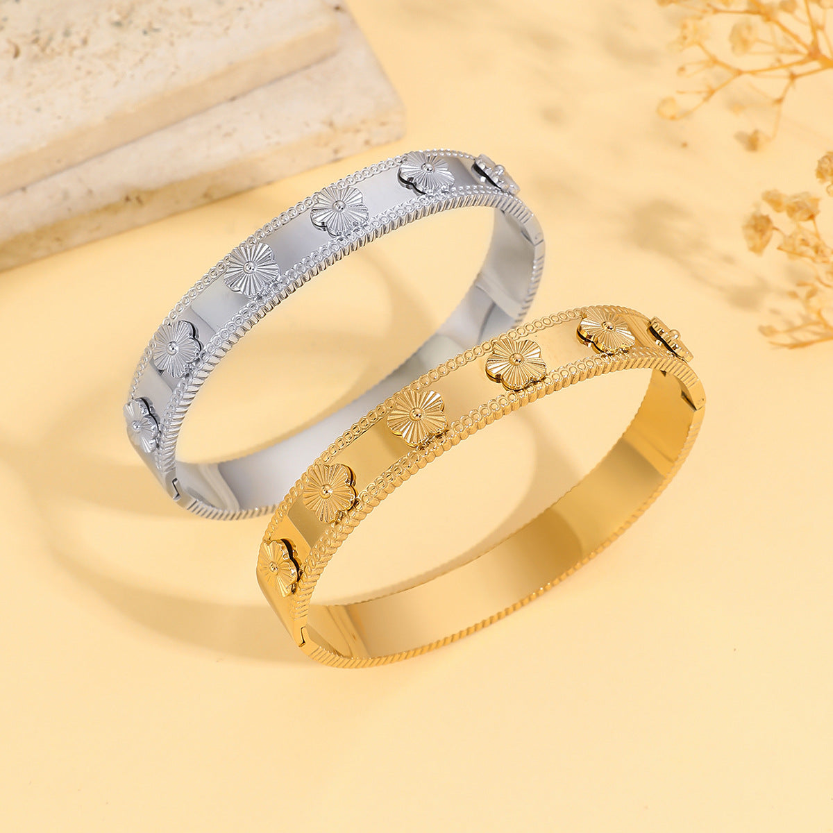 Women's Five-leaf Flower Titanium Five Petal Daily Temperament Bracelet
