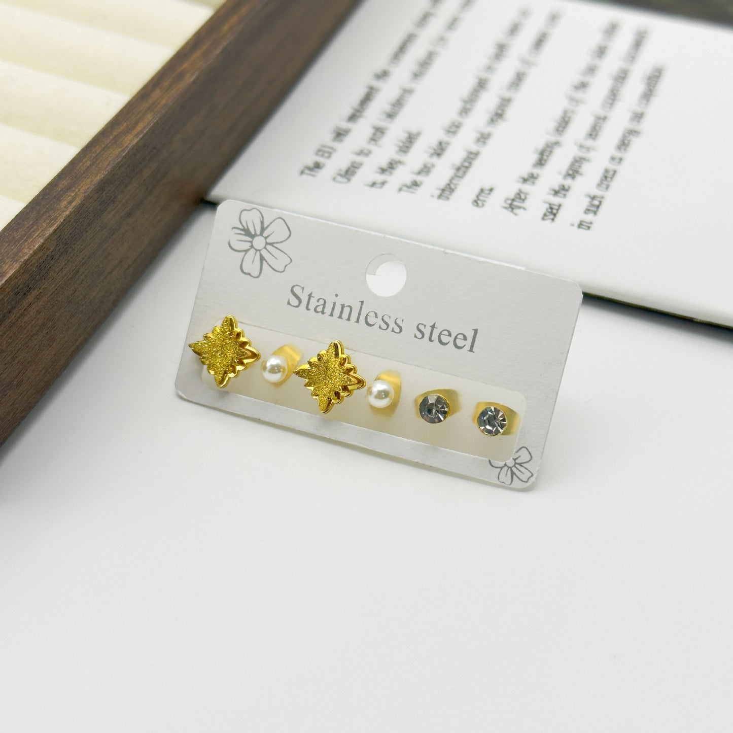Women's Fashionable Golden Brushed Simple Affordable Luxury Earrings