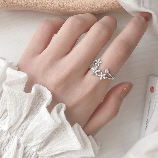 Gentle Female Rhinestone Little Daisy Index Rings