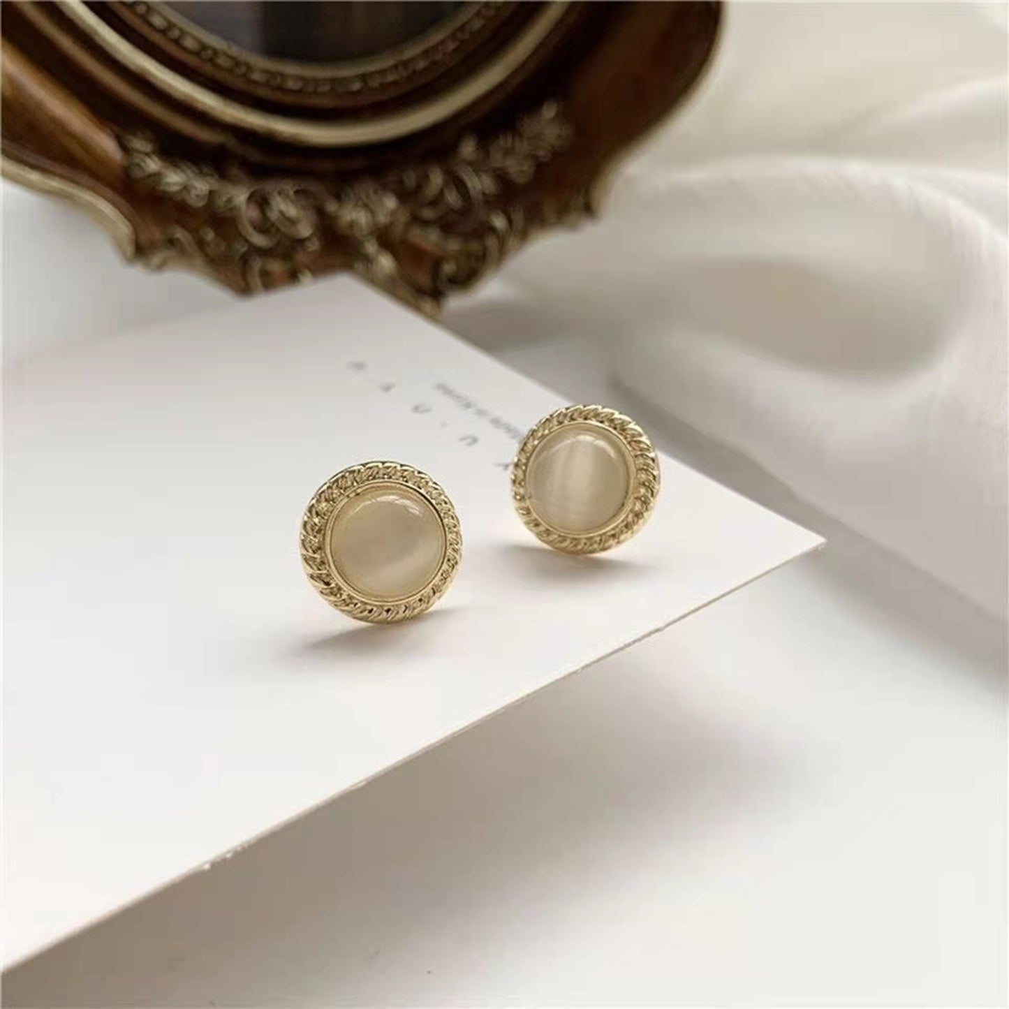 Sier Needle Simple Compact Pearl Graceful Geometric Cat Stud Earrings