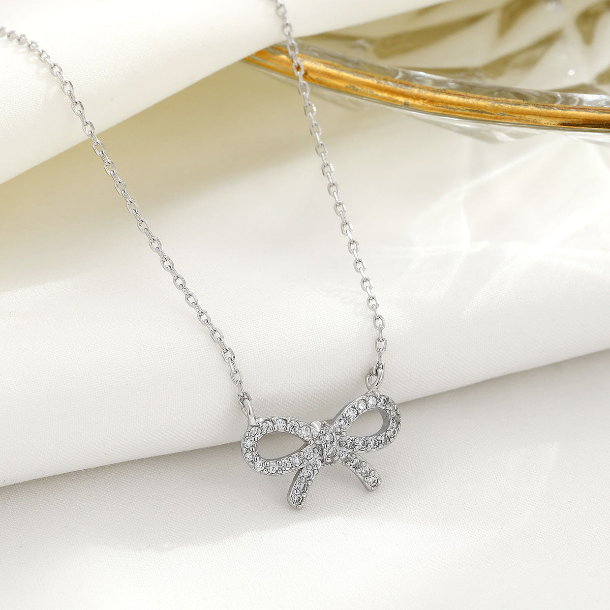 Women's Bow Temperamental Minority High-grade Ornament Design Necklaces