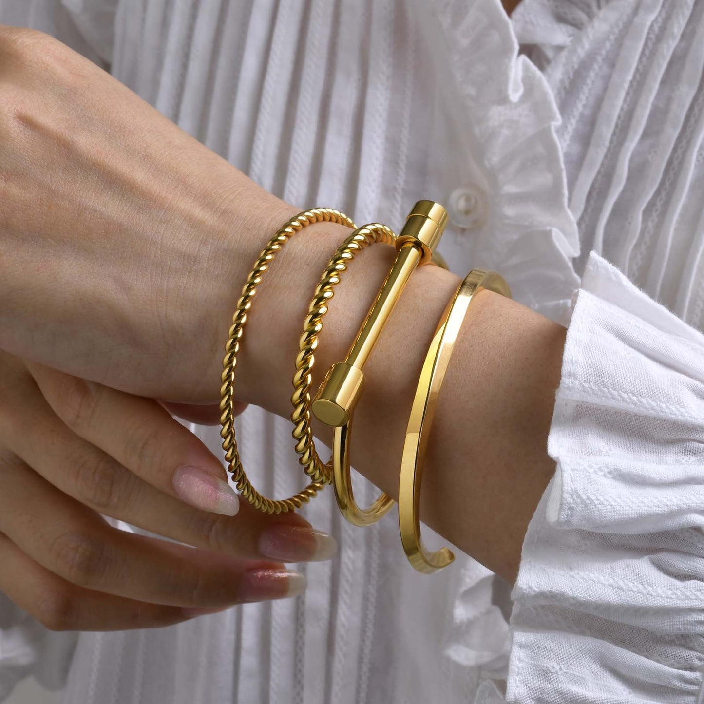 Titanium Steel Twist Open-end Stainless Mobius Fashion Ladies Bracelets