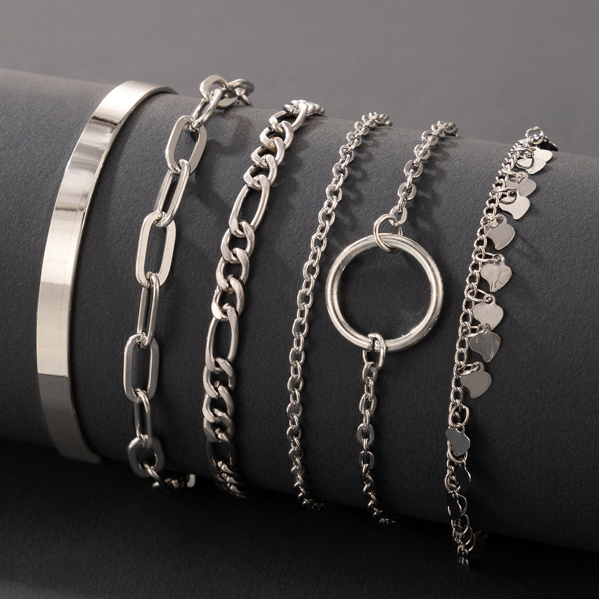 Minimalistische geometrische runde Liebeskettenarmbänder für Damen