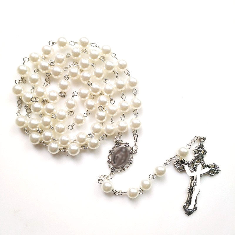 Women's Retro Style Couple Clavicle Chain Fashion White Imitation Necklace