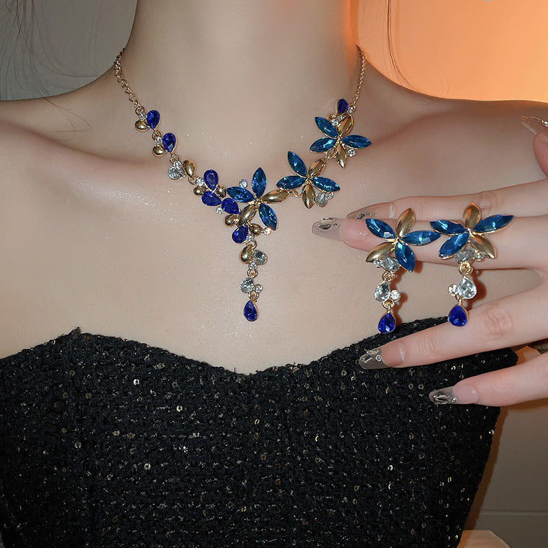 Light Luxury High-grade Zircon Niche Retro Clavicle Jewelry Set