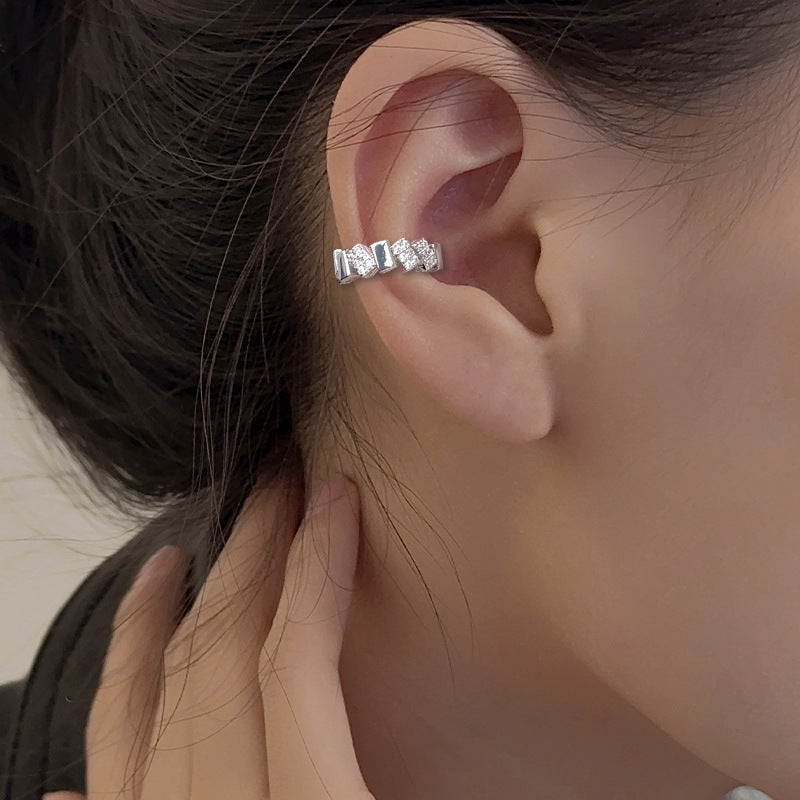 Cross Diamond Plaid French Style Temperament Classic Wave Ear Clip