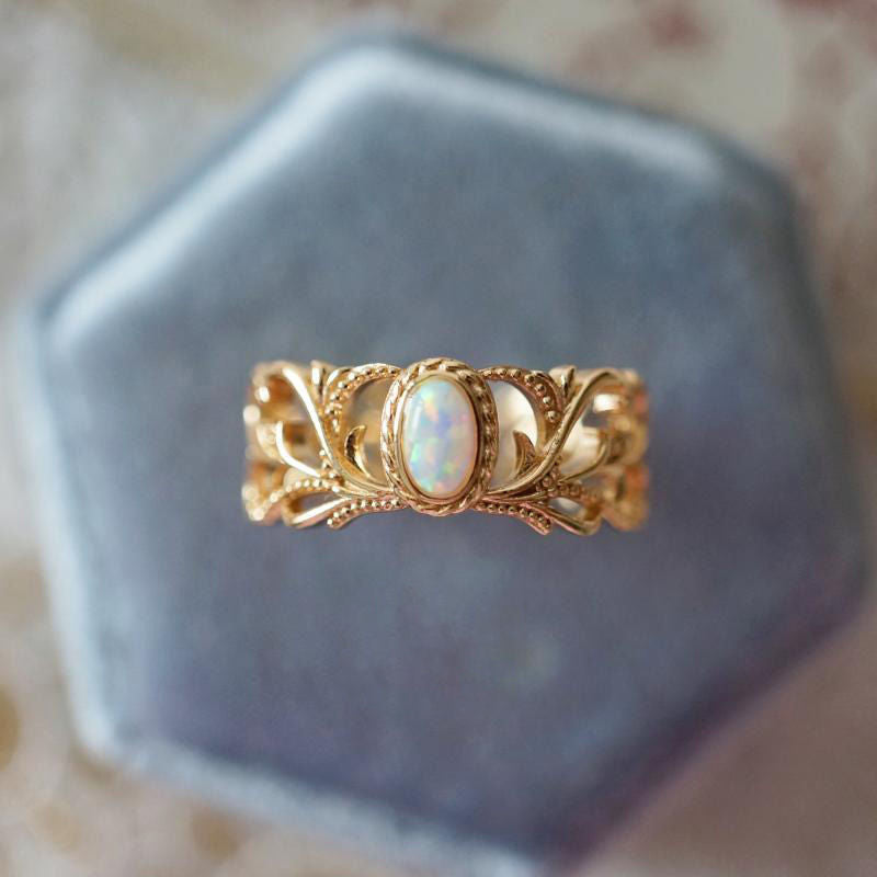 Women's Opal Retro Three-dimensional Hollow Vine Pattern Ring