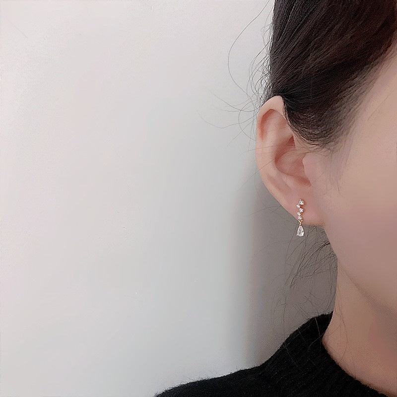 In The Debris Water Drop Zircon Retro Earrings