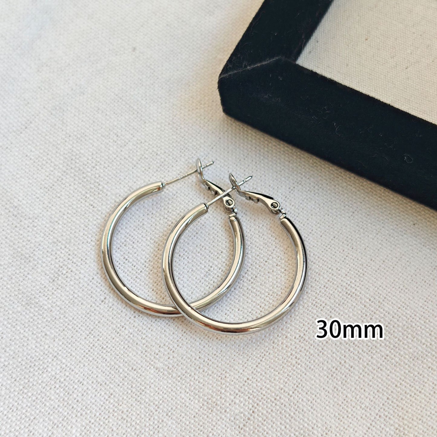 Classic Simple Large Light Luxury Personality Fashion Earrings