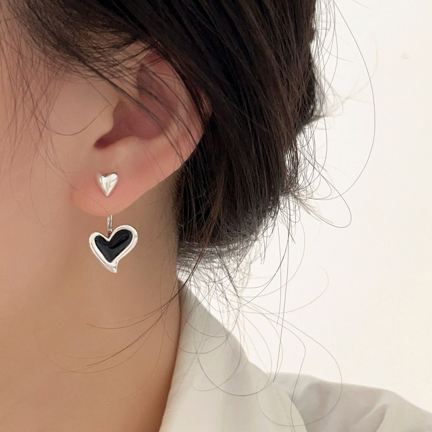 Korean Black Love Epoxy Commuting High Sense Earrings