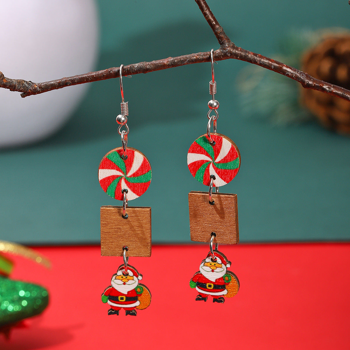 Boucles d'oreilles de Noël simples en forme de dessin animé