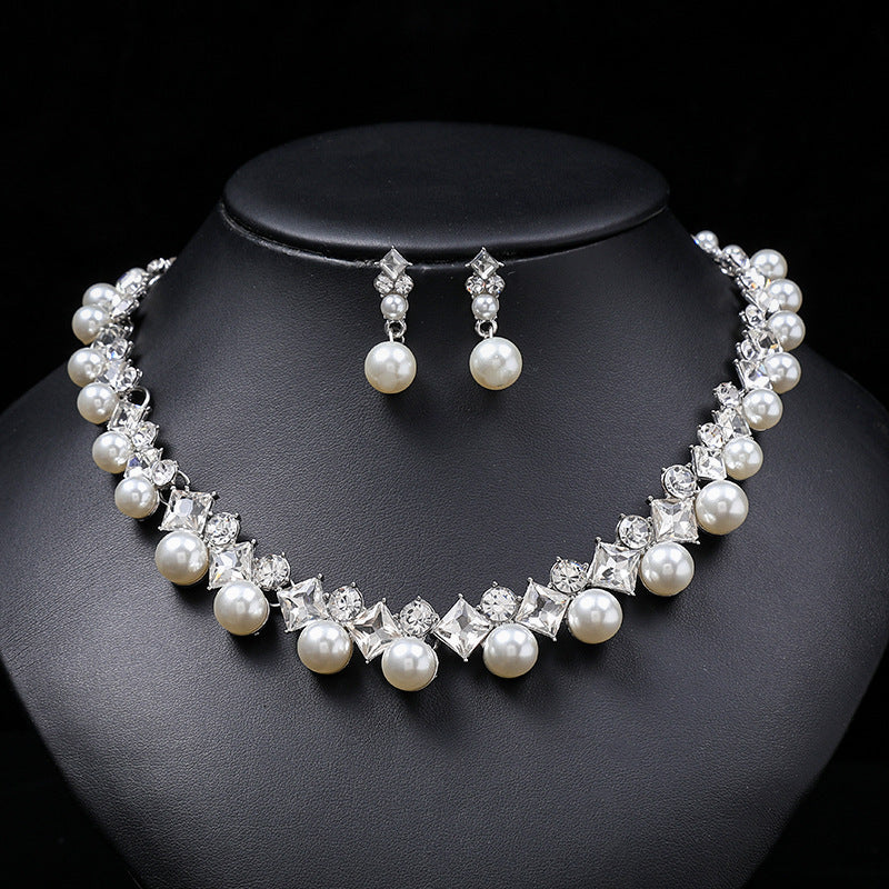 Women's Exaggerated Rhinestone Pearl Baroque Alloy Dinner Party Necklaces