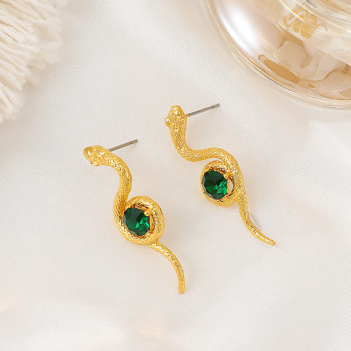 Boucles d'oreilles en forme de serpent pour femmes, mode rétro, enroulement émeraude, simulation de serpent