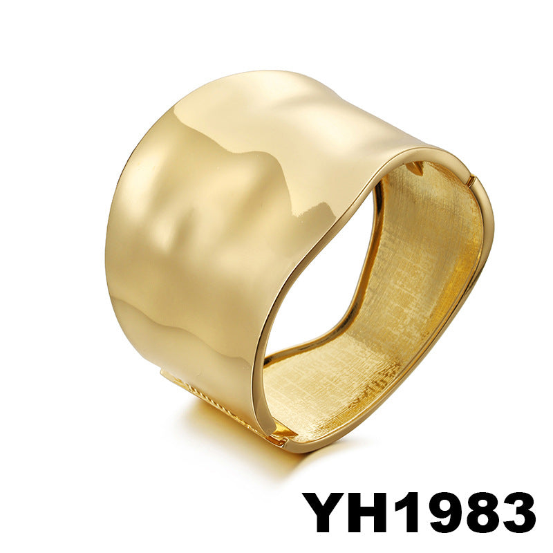 Women's Exaggerated Gold Wide-brimmed Fashion Drawing High-grade Bracelets