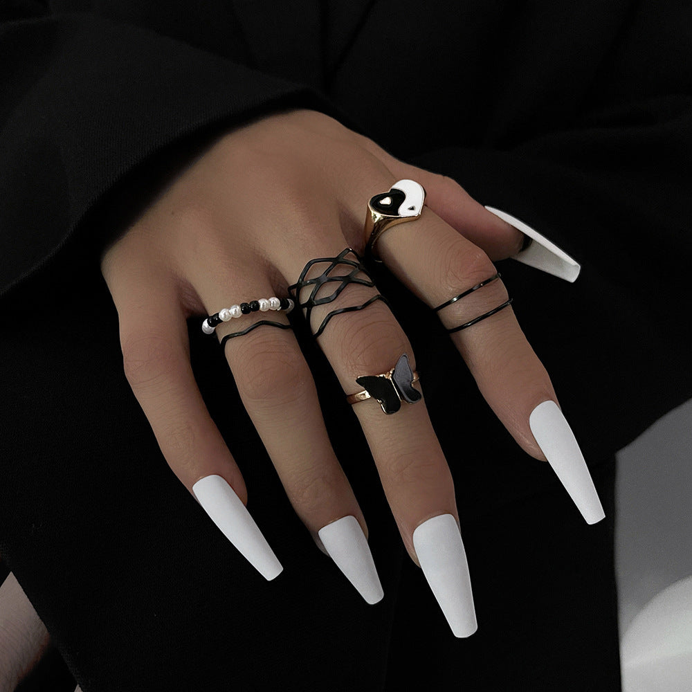 Clearance Vintage Creative Heart Hollow Butterfly Rings