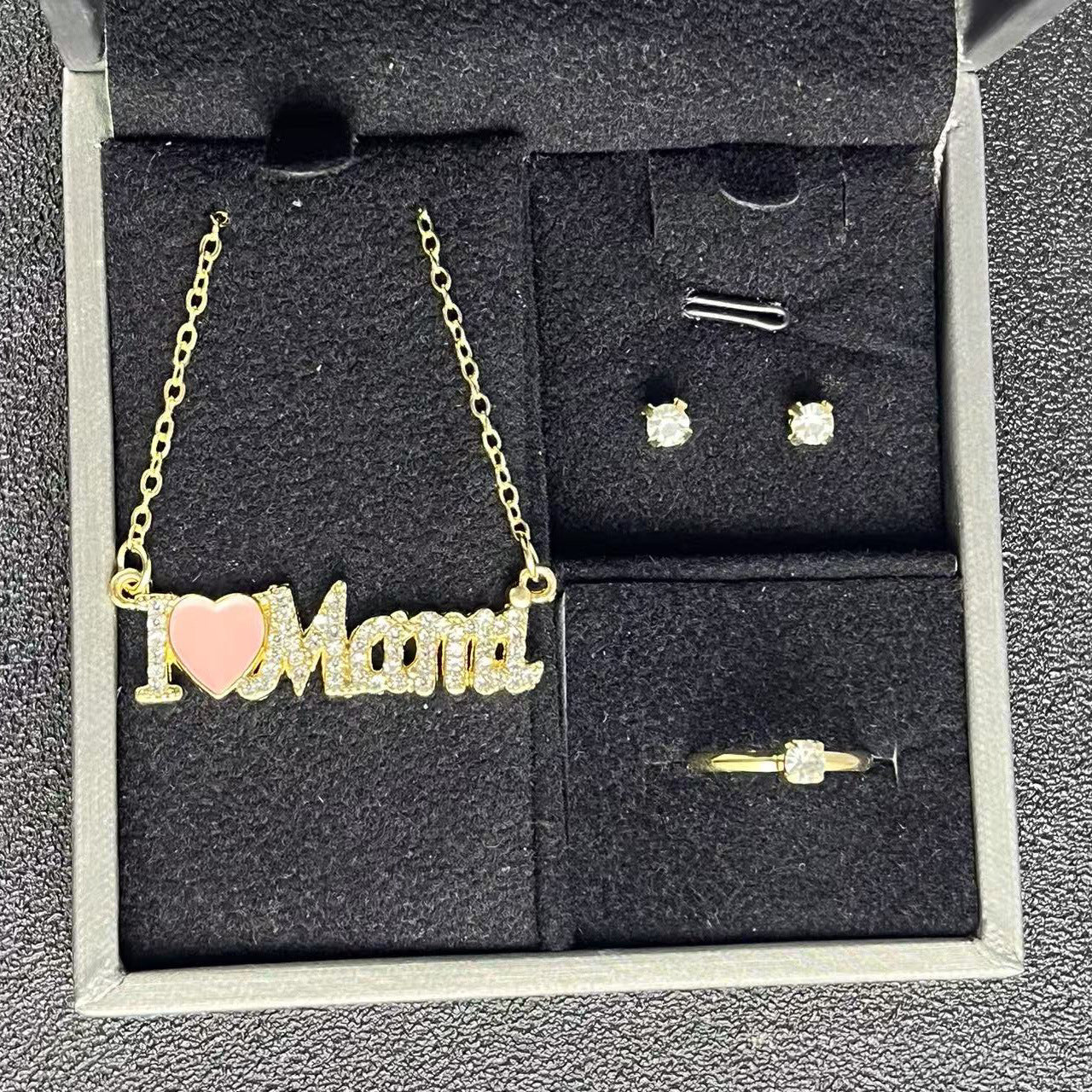 Women's Elegant Mother's Day Letter Red Dripping Pendants