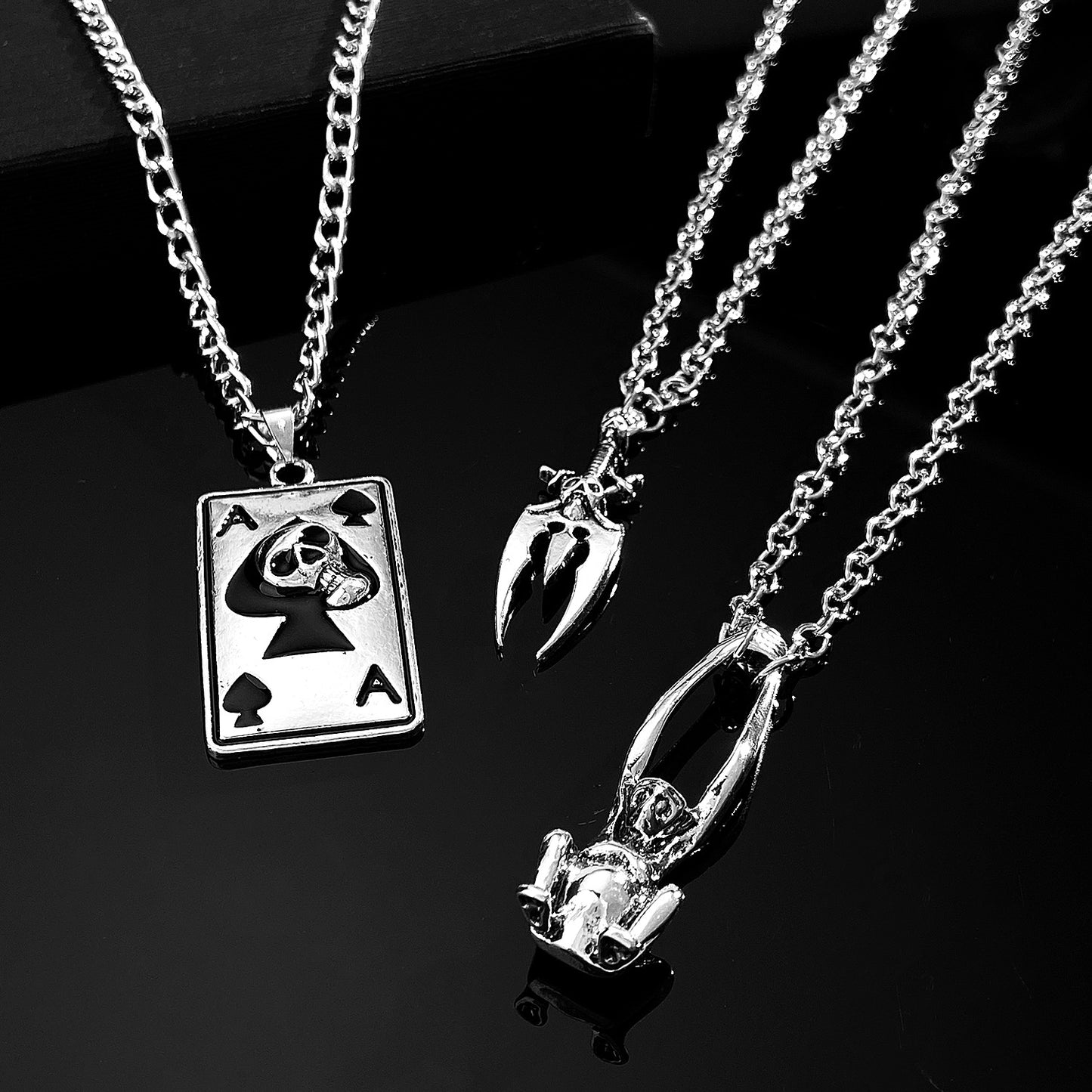 Men's Double Sword Skull Gothic Distressed Clavicle Necklaces