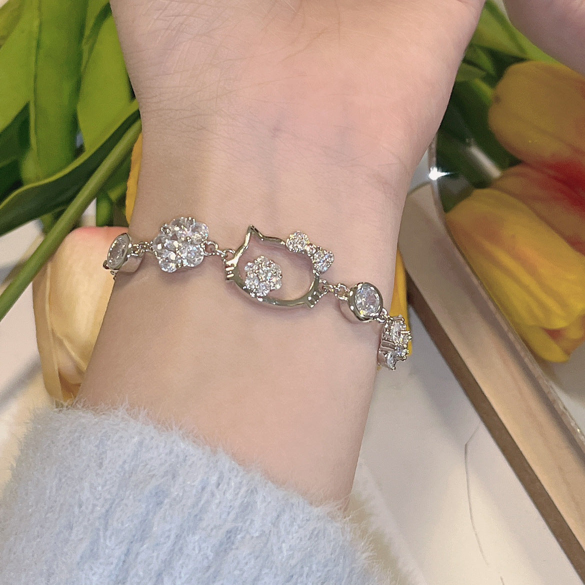 Chat strass Niche conception avancée bracelets féminins à la mode