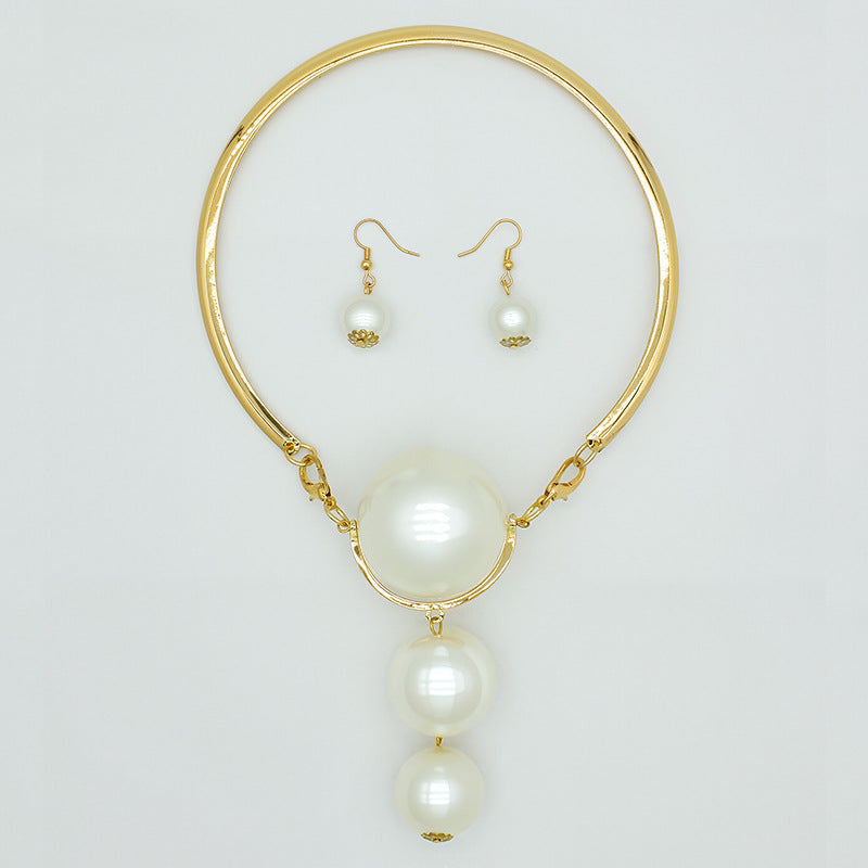 Stylish Comfortable Exaggerated Big Pearl Suite Necklaces