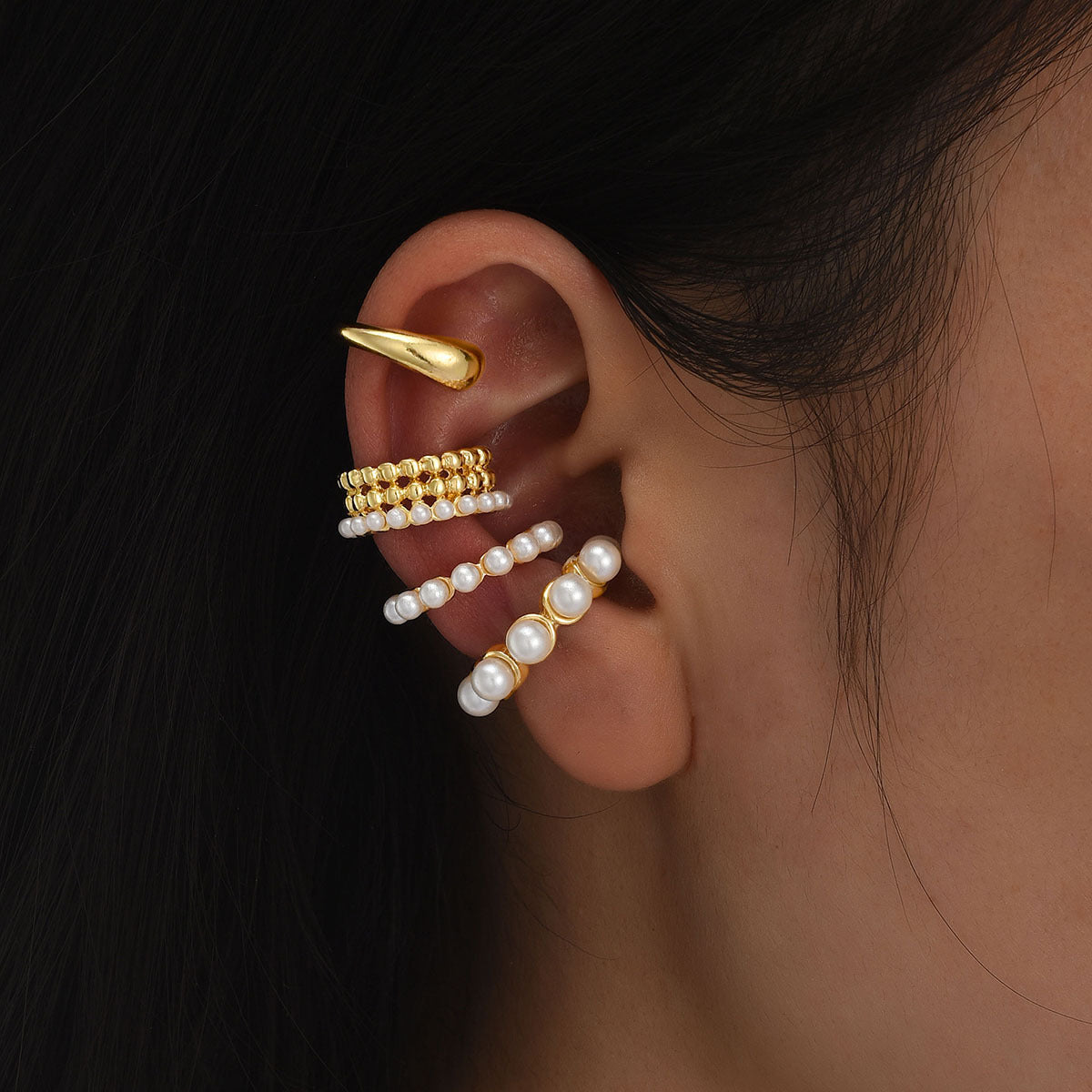Women's Simple Bone Advanced Water Drop Pearl Niche Ear Clip