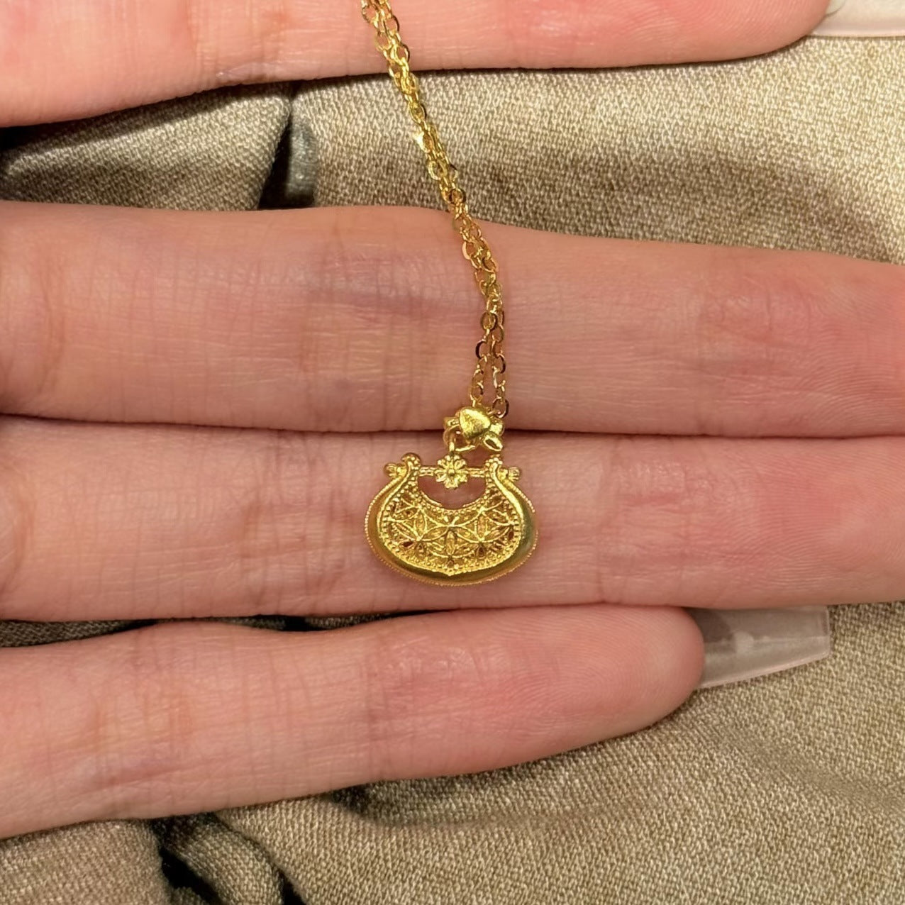 Gold Filigree Lock Of Good Bag Light Luxury Necklaces