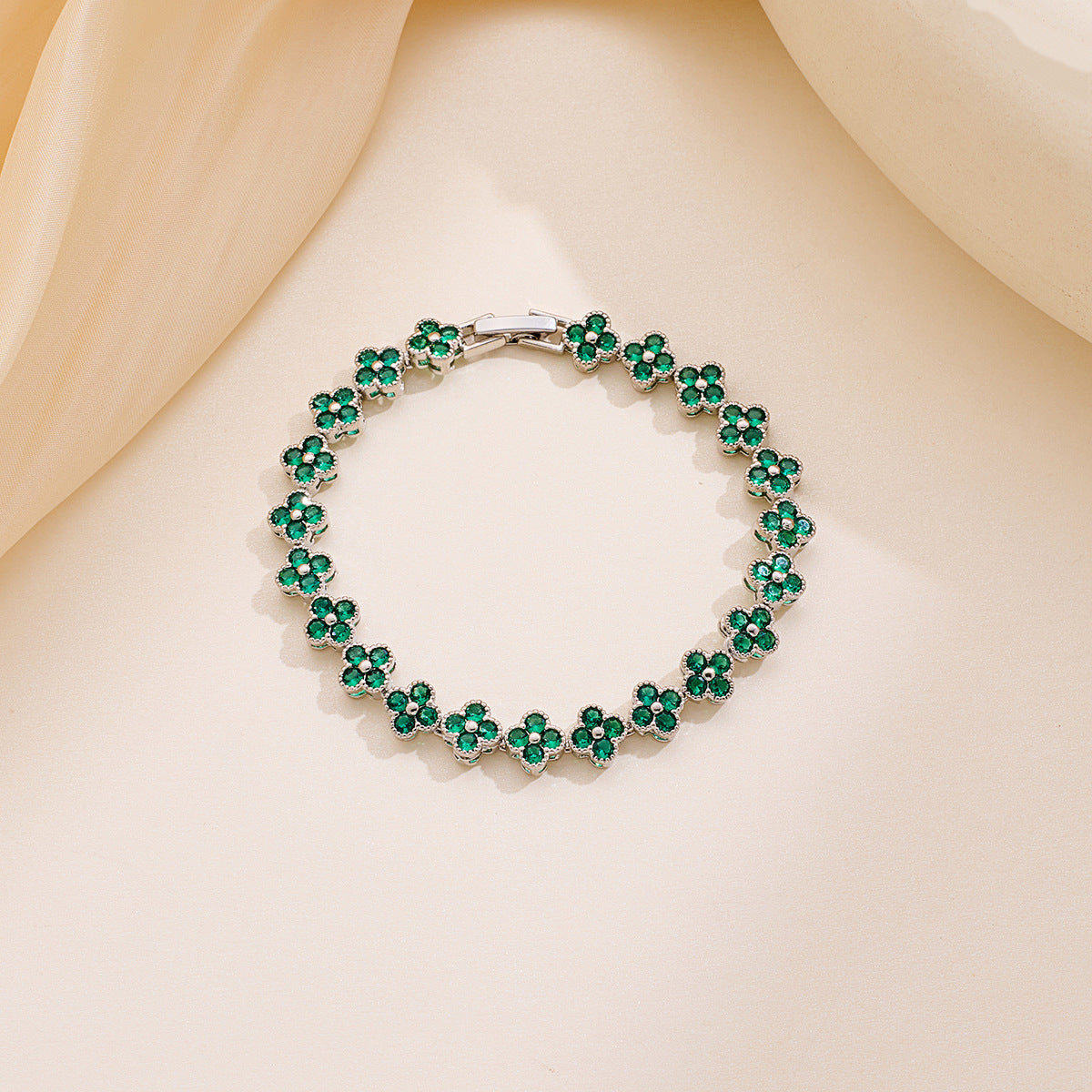 Women's Full Diamond Clover Fashion Design Luxurious Color Bracelet