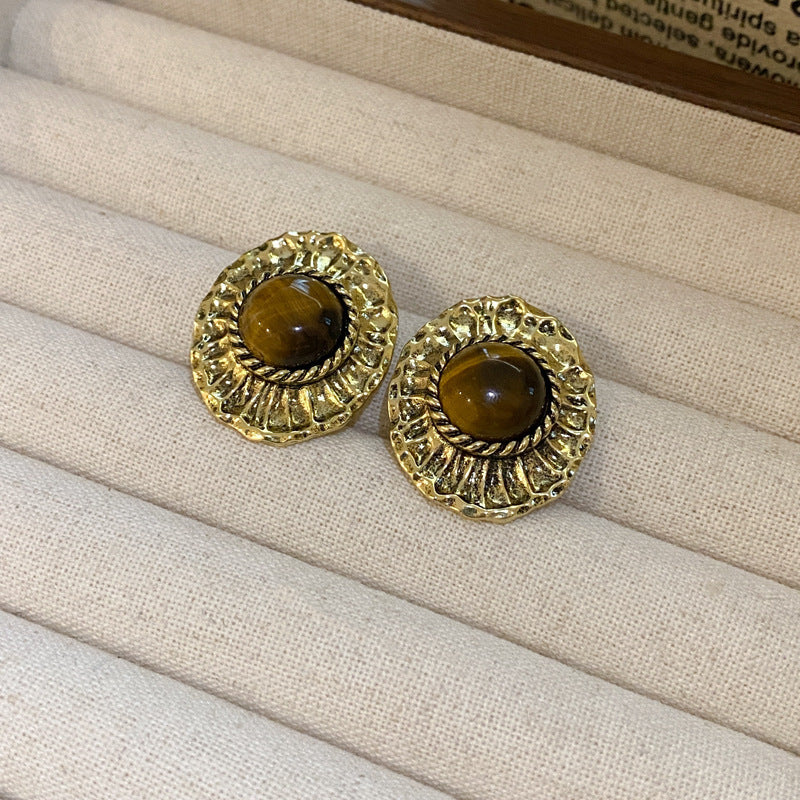 Real Gold Plating Elegance Retro Light Luxury Stud Earrings