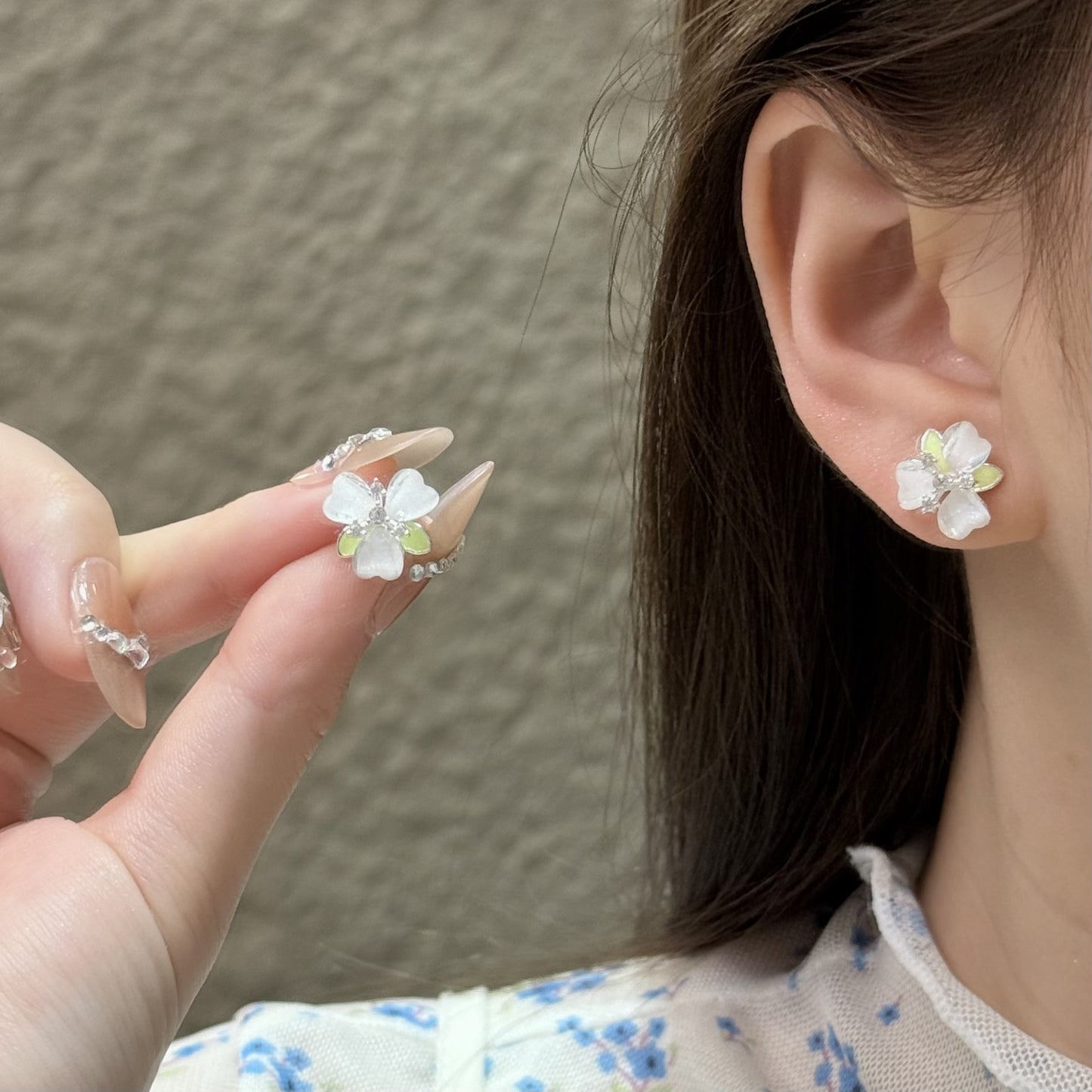 Women's Fresh Sweet Imitation Pearl Flower Personalized Simple Niche Temperament High-grade Earrings