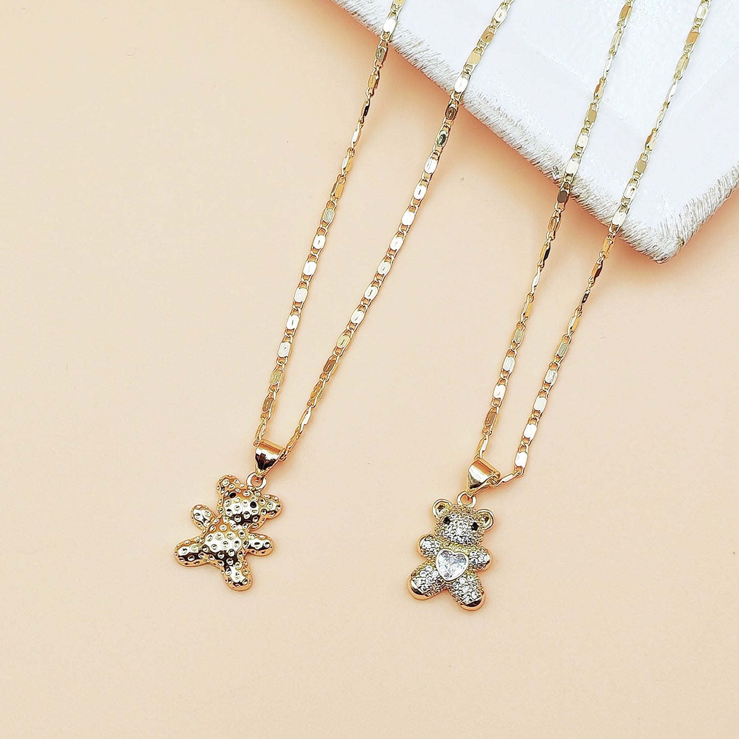 Fully Jeweled Loving Heart Bear Gold-plated Fashion Clavicle Chain Necklaces
