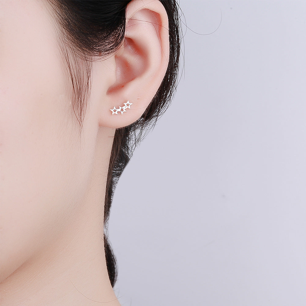 Boucles d'oreilles simples et compactes de style coréen.