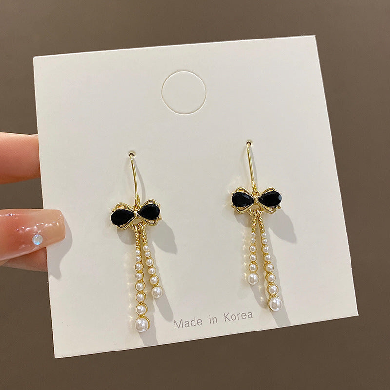 Female Retro French High Sense Classic Style Earrings