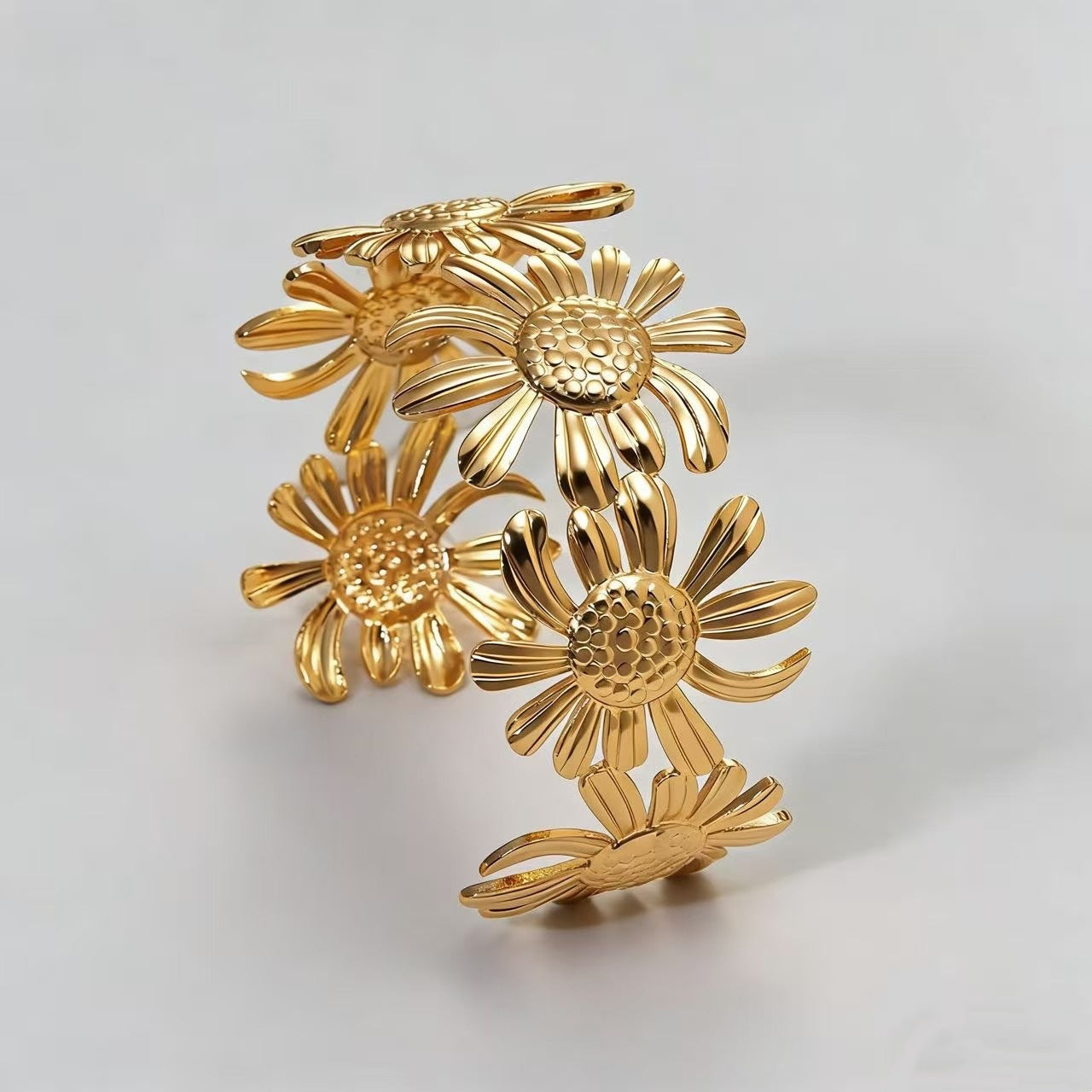 Women's & Men's Daisy Open-ended Stainless Steel Niche Design Bracelet