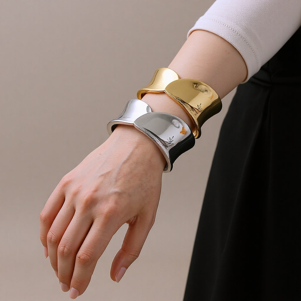 Gold Open Personalized Electroplated Glossy Alloy Bracelet