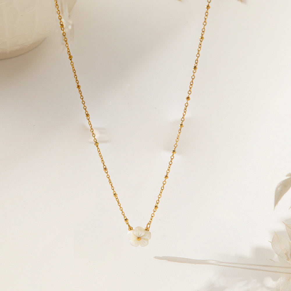 Women's Beautiful Flower Titanium Steel Fashionable High-grade Clavicle Chain Does Not Jewelry Set